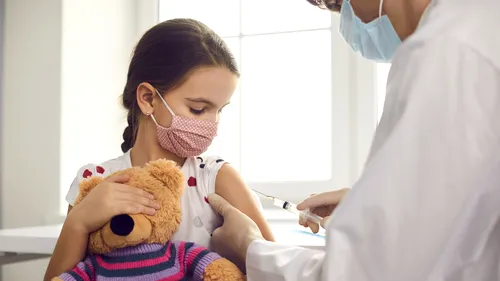 VIDEO | Vaccinarea anti-COVID a copiilor de 5-11 ani. Valeriu Gheorghiță: Ar putea începe în a doua parte a lunii ianuarie