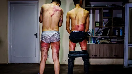 Afganistan: Doi jurnaliști care relatau de la un protest pentru drepturile femeilor au fost biciuiți de talibani