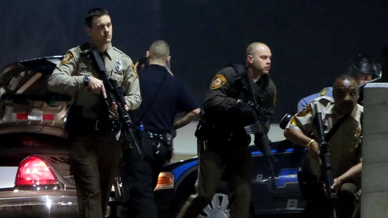 Cei doi polițiști împușcați la Ferguson au fost vizați în mod intenționat de focurile de armă