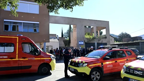 Directorul unei școli și un profesor au fost împușcați în Franța. Un elev de 14 ani a fost arestat