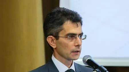 Subprefectul de Iași, Marian Grigoraş, a demisionat din cauza unor fotografii deocheate. Cu cine apare în pat oficialul Guvernului