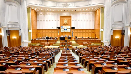 Birourile Permanente reunite au decis că votarea moțiunii de cenzură este amânată până când se pronunță CCR. Sesizarea Guvernului privind conflictul cu Parlamentul, dezbătută după 15 septembrie
