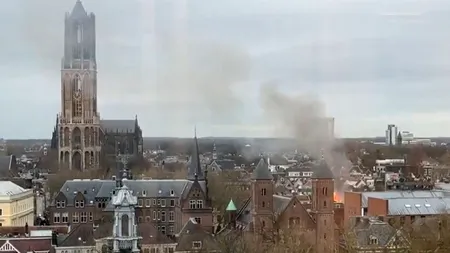 O explozie masivă urmată de un incendiu a avut loc în centrul orașului olandez Utrecht. Cel puțin patru persoane au fost rănite