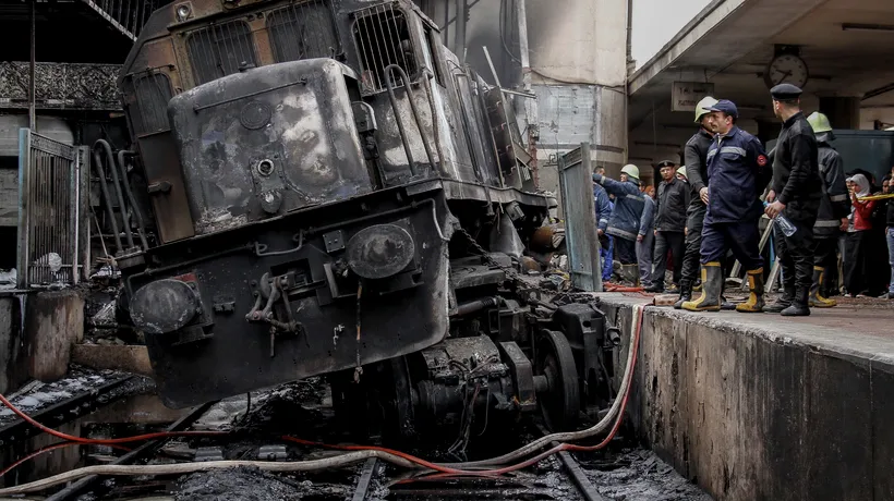 Oameni ÎN FLĂCĂRI în gara din Cairo. 25 de morți, după ce rezervorul unei locomotive A EXPLODAT