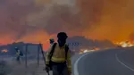 Incendiu masiv, cu nor toxic de fum, la un depozit de plastic din Giurgiu. Pompierii s-au luptat cu flăcările toată noaptea