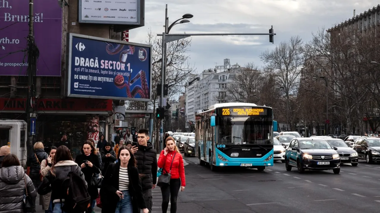 Programul STB pentru sărbătorile de iarnă: Iată când poți circula cu autobuzul sau cu tramvaiul, între 25 decembrie 2024 și 7 ianuarie 2025