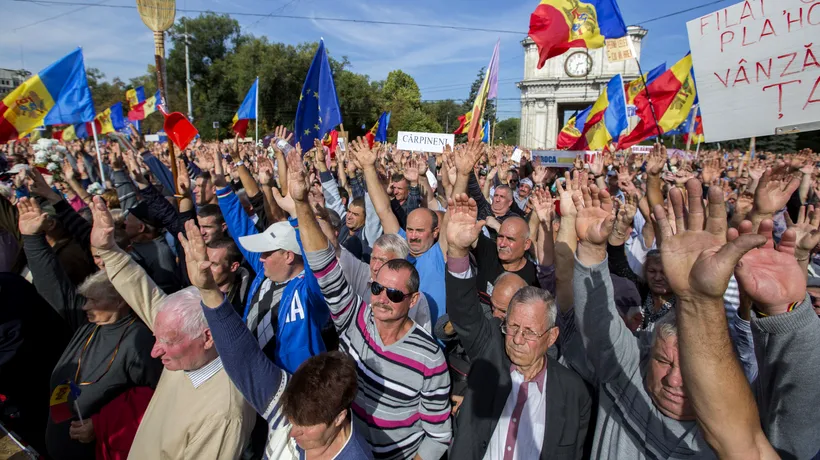 Proteste la Chișinău. 10.000 de oameni cer anticipate
