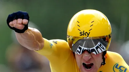 Ciclistul Bradley Wiggins și tenismanul Andy Murray, decorați de Regina Marii Britanii