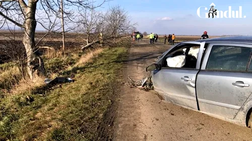 GÂNDUL LIVE. Șofer de 20 de ani, rănit grav în urma unui accident produs în Botoșani. Mașina în care se afla s-a rupt în două