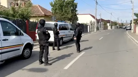 Zeci de mascați au împânzit zona în care s-a desfășurat războiul în toată regula dintre clanurile interlope din Craiova