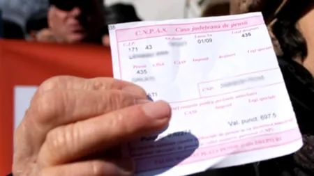 O bătrână i-a dat 12.000 de lei unei femei care i-a promis că îi dublează pensia. Poliția o caută acum pe infractoare