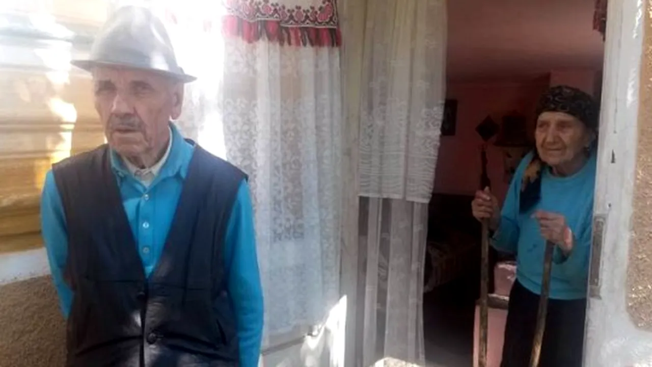 Trei băcăuani, prinși de polițiști după ce au bătut doi bătrâni ca să le fure 23 de lei