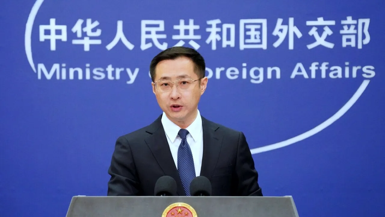 China RESPINGE acuzațiile Ucrainei privind prezența militarilor chinezi și își ÎNDEAMNĂ cetățenii să evite zonele de conflict