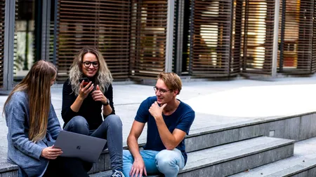 Cinci facultăți care le pot aduce absolvenților salarii mari