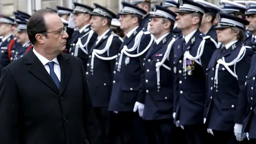 Francois Hollande le-a adus un omagiu celor trei polițiști uciși în atentatele de la Paris