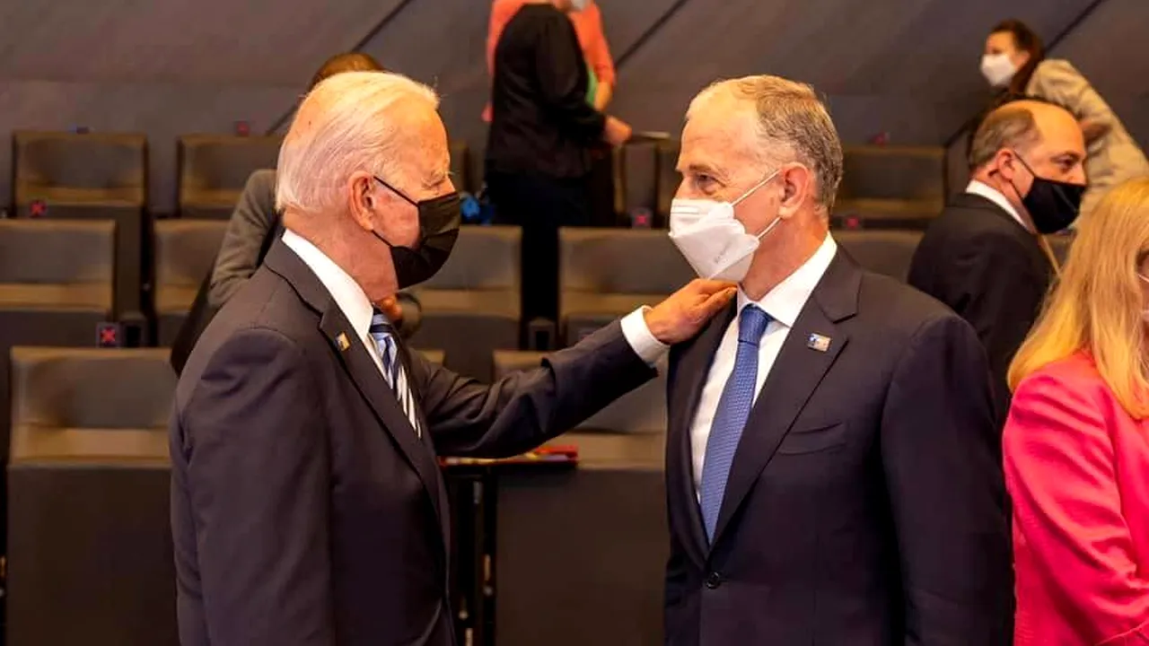 Mandatul de secretar general adjunct al NATO al lui Mircea Geoană a fost prelungit cu un an