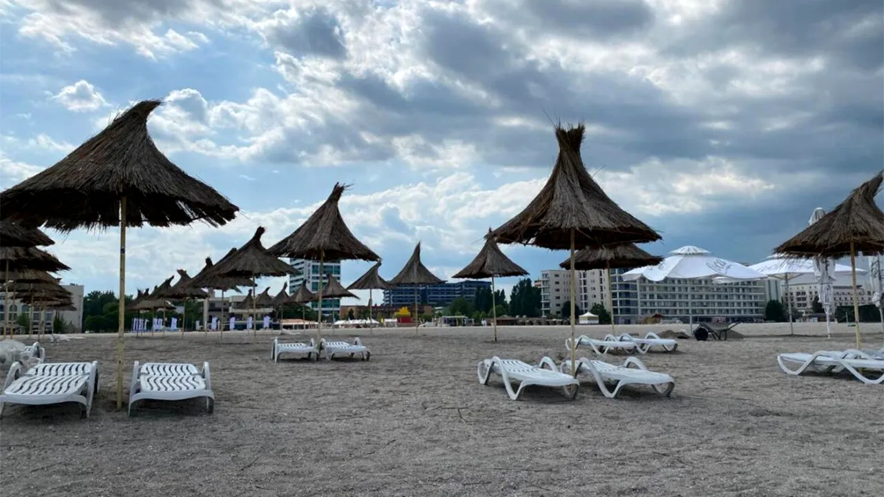 Turiștii de pe litoralul românesc, AVERTIZAȚI de meteorologii Accuweather: Reduceți timpul petrecut afară în aceste 3 zile