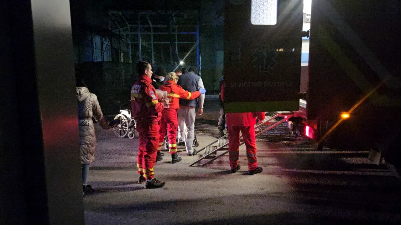 Spitalul Murgeni | Trei persoane au murit și 29 au ajuns de urgență la spitalul din Bârlad! Pacienții au primit la cină conserve de pește!