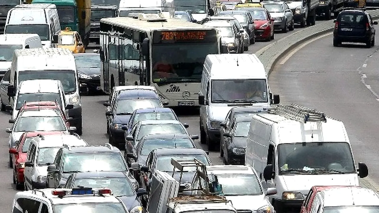 OCOLITOAREA LUI STROE: Ministrul de Interne vine cu o soluție năucitoare pentru rezolvarea ambuteiajelor pe DN1. Șeful Poliției Rutiere este luat prin surprindere