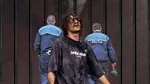 Trapperul Ian îi asigură pe fani că turneul său va continua în ciuda pedepsei primite de la judecători după ce a urinat pe scenă