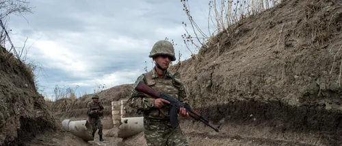 Lupte intense între azeri și armeni în Nagorno-Karabah. Putin cere încetarea imediată a focului
