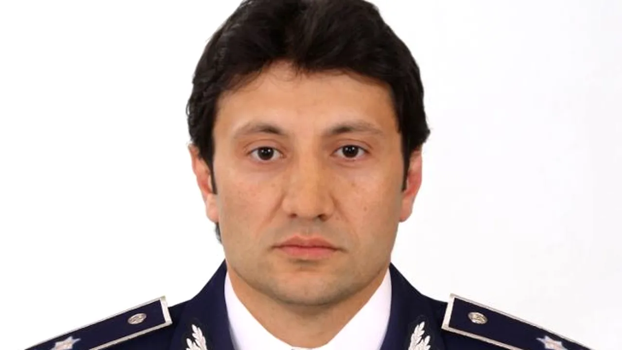 Un șef din Poliție ar fi început să își deschidă un studio de videochat: Cum se apără omul legii