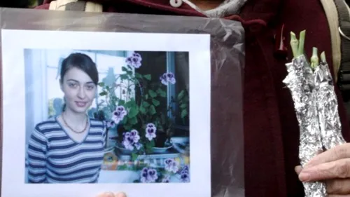 AURA ION, studenta care a murit „cu lacrimile înghețate pe obraz, înmormântată cu onoruri militare