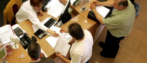 Românii, datori vânduți: Doi din trei s-au împrumutat de la bănci