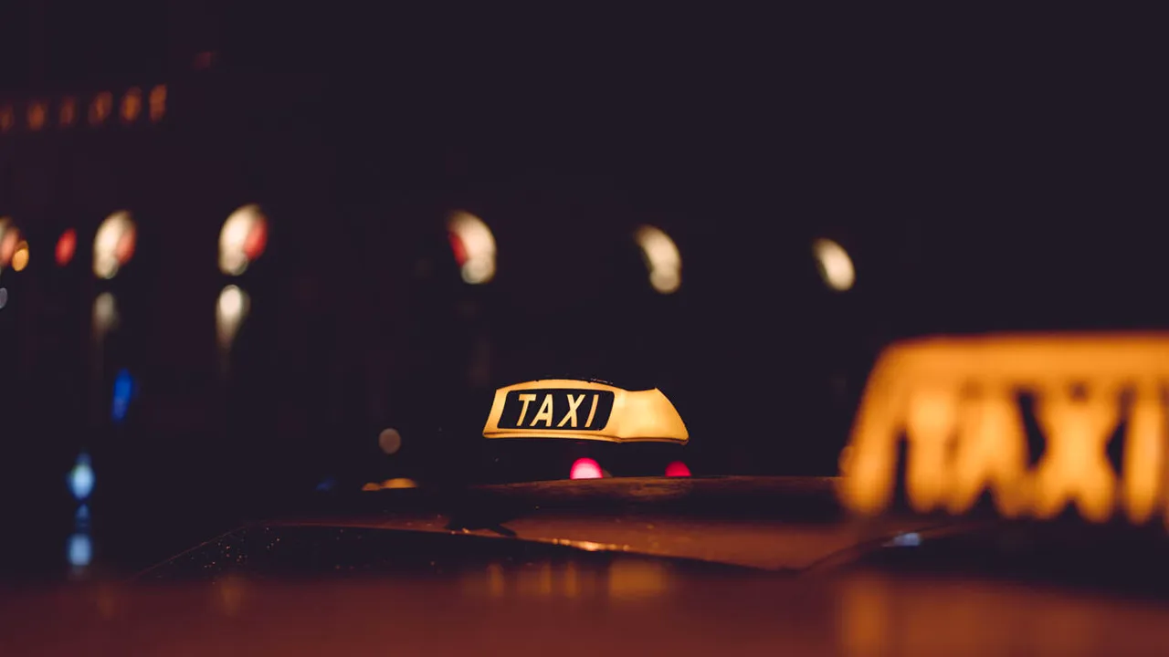 Cine este bărbatul care și-a ÎNJUNGHIAT iubita în gât chiar pe bancheta din spate a unui taxi, în Sectorul 2 din Capitală