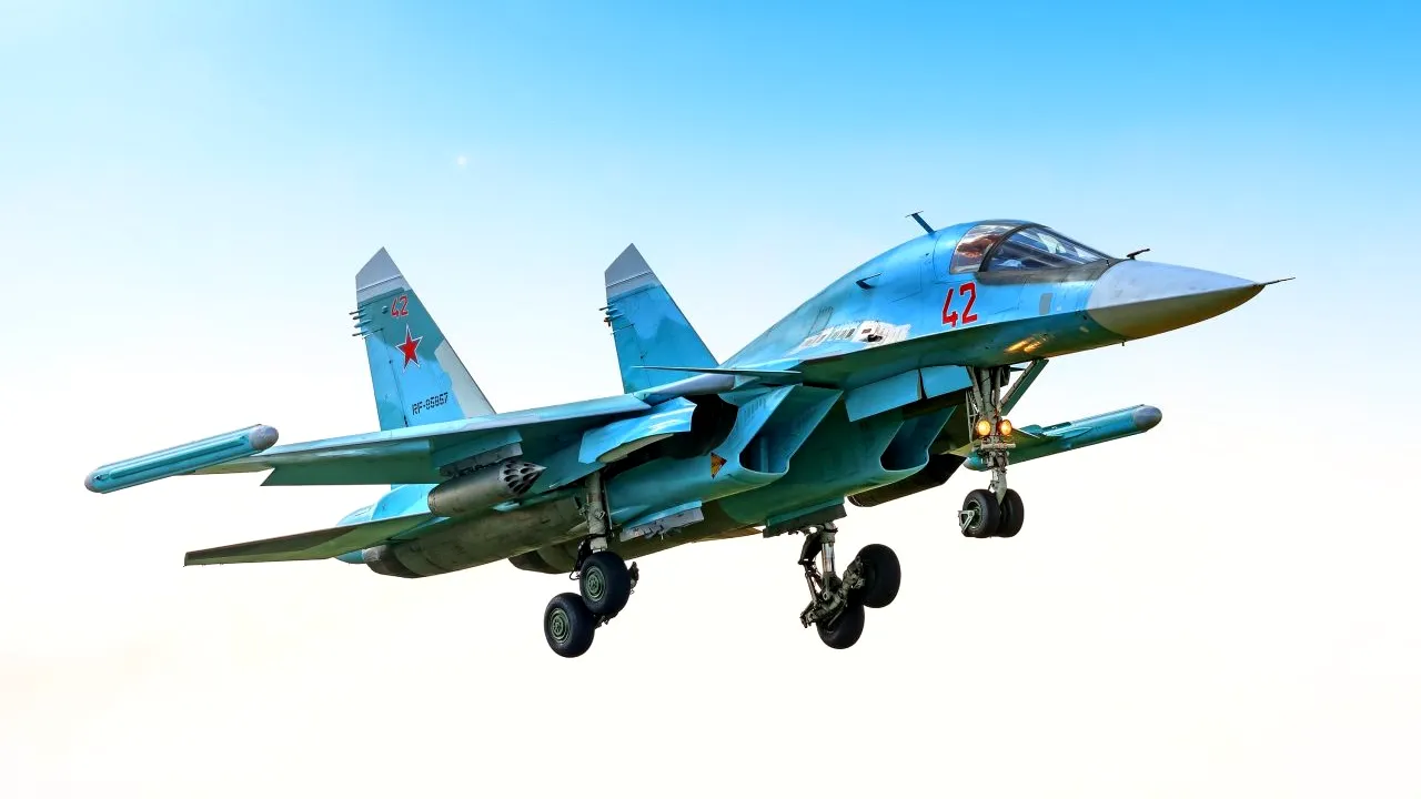 Avion militar ucrainean, interceptat şi aterizat la Bacău