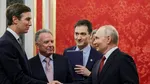 🚨 Vladimir Putin i-a întâmpinat pe emisarii lui Trump. Pe fondul unui armistițiu de 3 zile, încep negocieri cruciale pentru un nou plan de pace