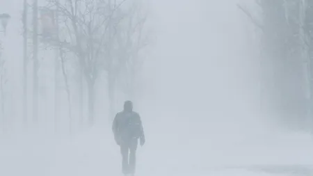 COD ROȘU de viscol și ninsoare, în două județe din Moldova. Localnicii au primit mesaje de avertizare RO-ALERT și mai multe drumuri au fost închise