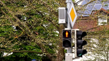 Se schimbă semafoarele! Orașul în care vor fi introduse primele „SEMAFOARE INTELIGENTE”