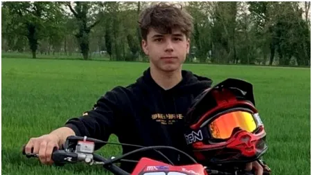 Caz ȘOCANT. Mamă îndurerată de moartea fiului ei, decedat într-un accident rutier, taxată cu 200 de euro pentru curățarea străzii de sânge