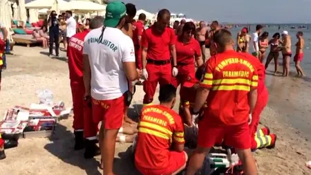 Scene dramatice pe plaja din EFORIE Nord. Un alt turist, salvat în ultima clipă din marea agitată. Curenții îl trăgeau în adâncuri