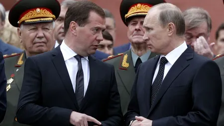 Un tablou cu Putin și Medvedev în ipostaze intime, confiscat de poliția din Rusia