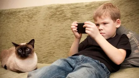 Studiu: 10% dintre copiii români de 6 ani au un smartphone