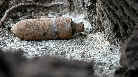 O bombă de aviație de mari dimensiuni, descoperită într-o localitate din România. Populația a fost evacuată pe o rază de 1 km