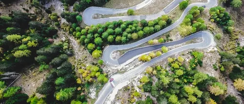 Șoseaua din România, considerată mai frumoasă decât Transalpina și Transfăgărășan, de care puțini români au auzit