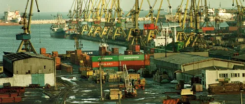 GREVĂ SPONTANĂ a angajaților Administrației Porturilor Maritime Constanța. Sute de persoane cer demisia directorului