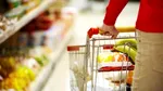 Tot mai mulți români caută să facă economie la cumpărăturile de alimente. Raportul care arată cât de săraci am ajuns