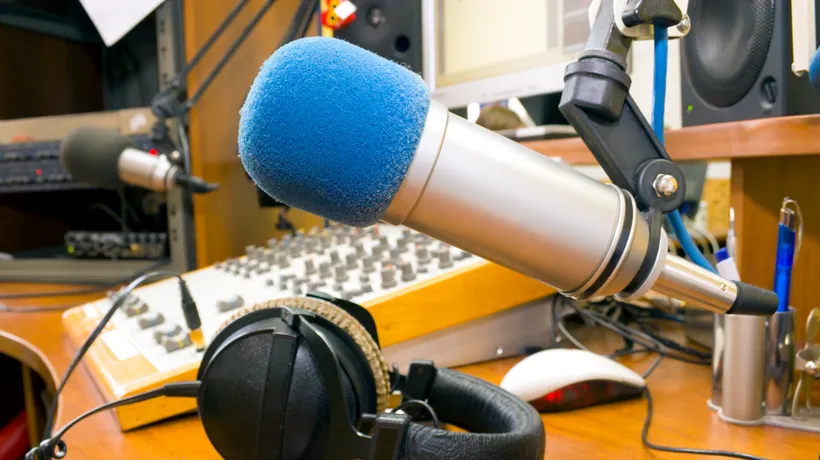 Toți angajații unui post de radio din România, în preaviz