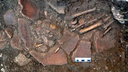 Două schelete preistorice, vechi de 6.000 de ani, descoperite îmbrățișate, în Grecia