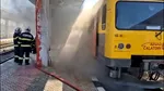 Un tren de călători a luat foc în Gara de Nord din Timișoara. Pompierii au intervenit de urgență