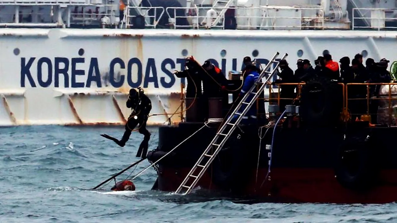 Încă o persoană a murit la bordul epavei feribotului sud-coreean Sewol. La cât a ajuns bilanțul victimelor