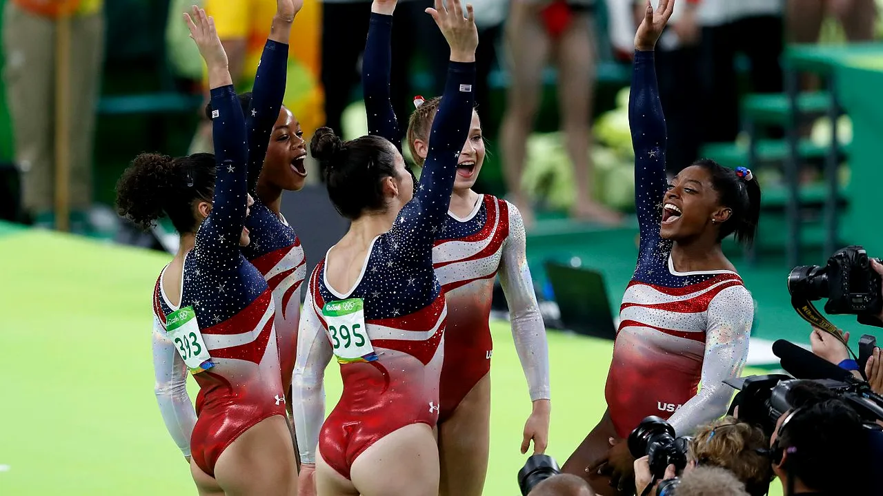 LARRY NASSAR, medicul care a abuzat sute de gimnaste din lotul național al Statelor Unite, înjunghiat în închisoare