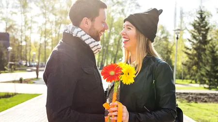 De ce trebuie să oferi, mereu, un număr impar de flori. Dar de ce, la înmormântare, numărul trebuie să fie par?