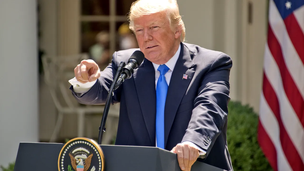 Trump a acceptat invitația lui Macron. Când va merge președintele american în Franța