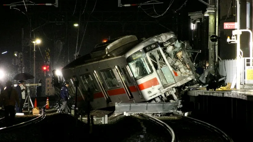 Cel puțin 15 răniți în Japonia, după deraierea unui tren