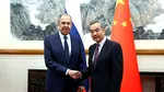China și Rusia, pregătite să colaboreze pentru soluționarea diplomatică a războiului din Orientul Mijlociu. Ce i-a propus Wang Yi lui Serghei Lavrov